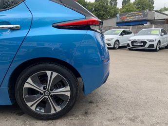NISSAN LEAF 40kWh N-Connecta Hatchback 5dr Electric Auto (150 ps)