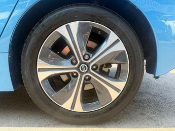 NISSAN LEAF 40kWh N-Connecta Hatchback 5dr Electric Auto (150 ps)