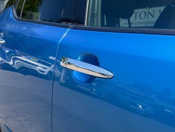 NISSAN LEAF 40kWh N-Connecta Hatchback 5dr Electric Auto (150 ps)