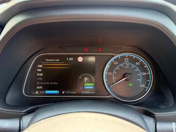 NISSAN LEAF 40kWh N-Connecta Hatchback 5dr Electric Auto (150 ps)