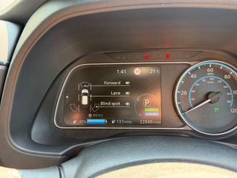 NISSAN LEAF 40kWh N-Connecta Hatchback 5dr Electric Auto (150 ps)