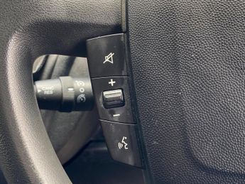 PEUGEOT BOXER 2.0 BlueHDi 333 Professional Panel Van 5dr Diesel Manual L1 H1 E