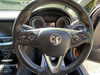 VAUXHALL ASTRA 1.6 CDTi BlueInjection Elite Nav Hatchback 5dr Diesel Auto Euro 