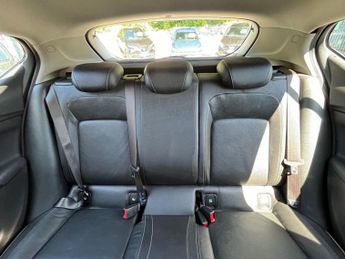 VAUXHALL ASTRA 1.6 CDTi BlueInjection Elite Nav Hatchback 5dr Diesel Auto Euro 