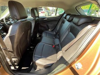VAUXHALL ASTRA 1.6 CDTi BlueInjection Elite Nav Hatchback 5dr Diesel Auto Euro 