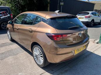 VAUXHALL ASTRA 1.6 CDTi BlueInjection Elite Nav Hatchback 5dr Diesel Auto Euro 