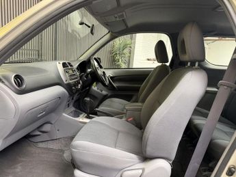 TOYOTA RAV4 2.0 VVT-i NRG SUV 3dr Petrol Automatic 4WD (224 g/km, 147 bhp)