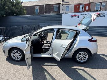 RENAULT MEGANE 1.5 dCi ENERGY Dynamique TomTom Hatchback 5dr Diesel Manual Euro