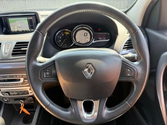 RENAULT MEGANE 1.5 dCi ENERGY Dynamique TomTom Hatchback 5dr Diesel Manual Euro