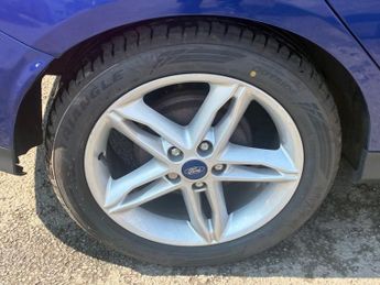 FORD FOCUS 1.0T EcoBoost Zetec Edition Hatchback 5dr Petrol Manual Euro 6 (