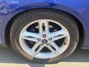 FORD FOCUS 1.0T EcoBoost Zetec Edition Hatchback 5dr Petrol Manual Euro 6 (