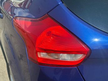 FORD FOCUS 1.0T EcoBoost Zetec Edition Hatchback 5dr Petrol Manual Euro 6 (