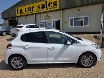Peugeot 208 1.2 PureTech Allure Hatchback 5dr Petrol Manual Euro 6 (82 ps)