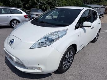 NISSAN LEAF White 30kWh Tekna EV, 60,837 miles, Automic, Bose Audio, Heated 
