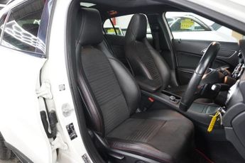 MERCEDES-BENZ GLA 2.1 GLA220d AMG Line (Premium Plus) SUV 5dr Diesel 7G-DCT 4MATIC