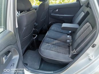 KIA VENGA 1.6 2 MPV 5dr Petrol Auto Euro 5 (123 bhp)