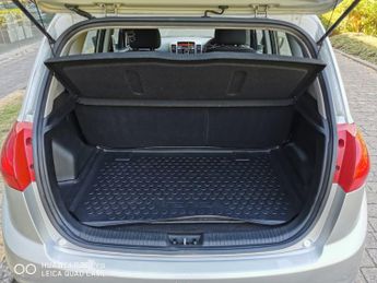 KIA VENGA 1.6 2 MPV 5dr Petrol Auto Euro 5 (123 bhp)