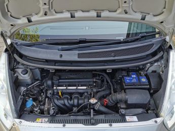 KIA VENGA 1.6 2 MPV 5dr Petrol Auto Euro 5 (123 bhp)