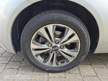 KIA VENGA 1.6 2 MPV 5dr Petrol Auto Euro 5 (123 bhp)