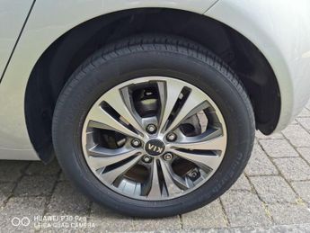 KIA VENGA 1.6 2 MPV 5dr Petrol Auto Euro 5 (123 bhp)