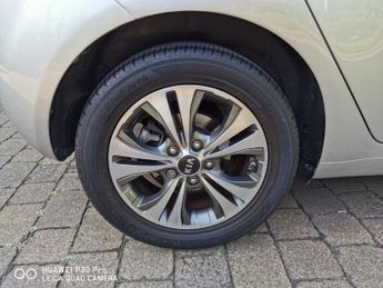 KIA VENGA 1.6 2 MPV 5dr Petrol Auto Euro 5 (123 bhp)