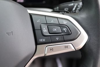 VOLKSWAGEN GOLF 1.5 ETSI LIFE DSG