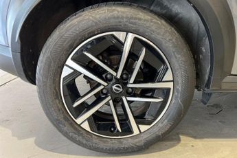 NISSAN JUKE 1.6 N-Connecta SUV 5dr Petrol Hybrid Auto Euro 6 (143 ps) Rear V