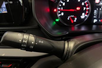 SUZUKI SWIFT 1.2 MHEV Motion Hatchback 5dr Petrol Hybrid CVT Euro 6 (s/s) (82