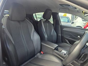 PEUGEOT 308 AUTOMATIC 1.2 PureTech Allure Premium Hatchback 5dr Petrol EAT E