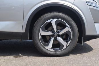 NISSAN QASHQAI 1.3 DIG-T MHEV N-Connecta SUV 5dr Petrol Hybrid XTRON Euro 6 (s/