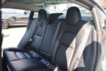 TESLA Model 3 Saloon 4dr Electric Auto RWD (241 bhp)