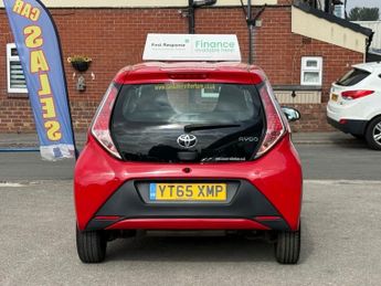 TOYOTA AYGO 1.0 VVT-i x-play Hatchback 3dr Petrol Manual Euro 5 Euro 5 (68 p