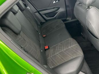 VAUXHALL MOKKA ELECTRIC 50kWh Ultimate SUV 5dr Electric Auto (136 ps)