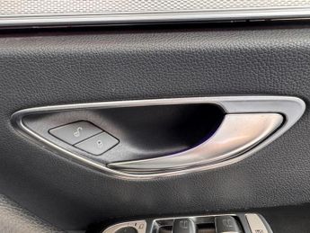 MERCEDES-BENZ E CLASS 2.0 E220d SE (Premium) Saloon 4dr Diesel G-Tronic+ Euro 6 (s/s) 