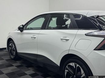 MG MG4 51kWh SE Hatchback 5dr Electric Auto (170 ps)