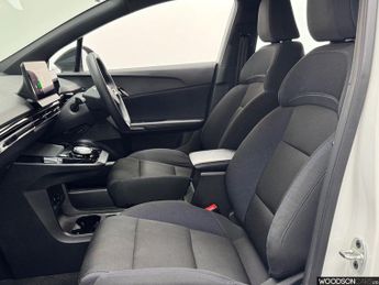 MG MG4 51kWh SE Hatchback 5dr Electric Auto (170 ps)