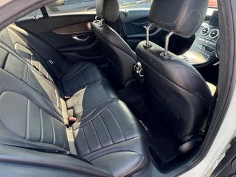 MERCEDES-BENZ C CLASS 2.1 C300dh AMG Line (Premium Plus) Saloon 4dr Diesel Hybrid G-Tr
