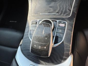 MERCEDES-BENZ C CLASS 2.1 C300dh AMG Line (Premium Plus) Saloon 4dr Diesel Hybrid G-Tr