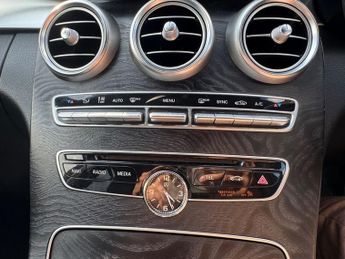 MERCEDES-BENZ C CLASS 2.1 C300dh AMG Line (Premium Plus) Saloon 4dr Diesel Hybrid G-Tr