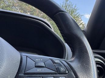 NISSAN JUKE 1.6 N-Connecta SUV 5dr Petrol Hybrid Auto Euro 6 (143 ps)