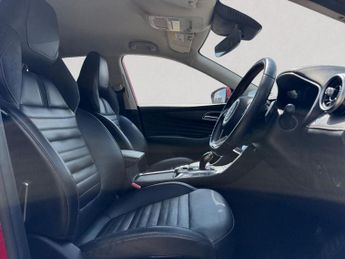 MG MG HS 1.5 T-GDI Trophy SUV 5dr Petrol DCT Euro 6 (s/s) (162 ps)
