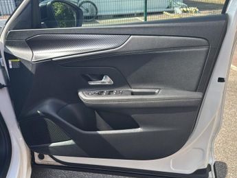 VAUXHALL MOKKA ELECTRIC 50kWh Ultimate SUV 5dr Electric Auto (136 ps)
