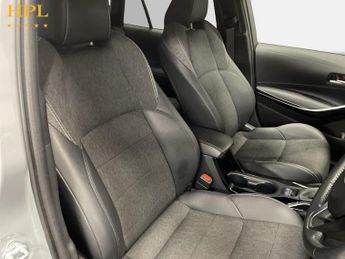 TOYOTA COROLLA 1.8 VVT-h GPF Design Touring Sports 5dr Petrol Hybrid CVT Euro 6