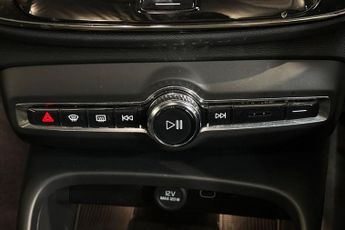 VOLVO C40 Twin Recharge 78kWh Pro SUV 5dr Electric Auto AWD (408 ps) Panor