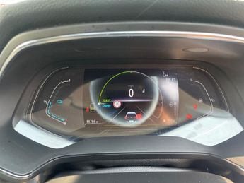 RENAULT CAPTUR 1.6 E-TECH evolution SUV 5dr Petrol Hybrid Auto Euro 6 (s/s) (14