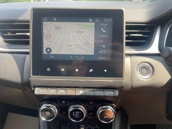 RENAULT CAPTUR 1.6 E-TECH evolution SUV 5dr Petrol Hybrid Auto Euro 6 (s/s) (14