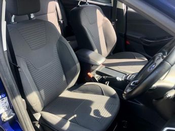 FORD FOCUS 1.5 TDCi Titanium Estate 5dr Diesel Powershift Euro 6 (s/s) (120