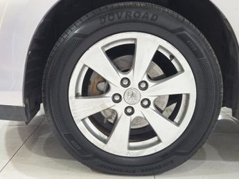 TOYOTA ESTIMA 2.4 hybrid 8 seats
