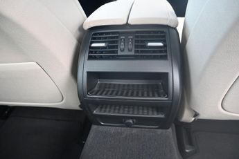 BMW 5 SERIES 2.0 520d Luxury Saloon 4dr Diesel Auto Euro 6 (s/s) (184 ps)