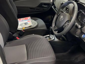 TOYOTA YARIS 1.5 VVT-h Icon Tech Hatchback 5dr Petrol Hybrid E-CVT Euro 6 (s/